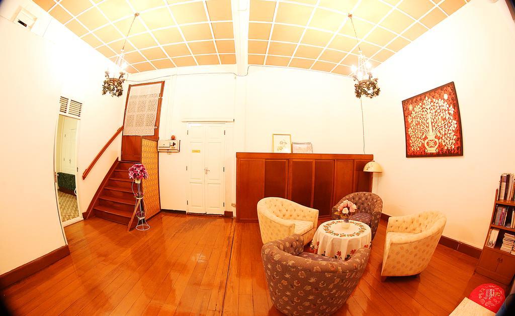The Myth - Sud Sathorn Bed & Breakfast Bangkok Exterior photo