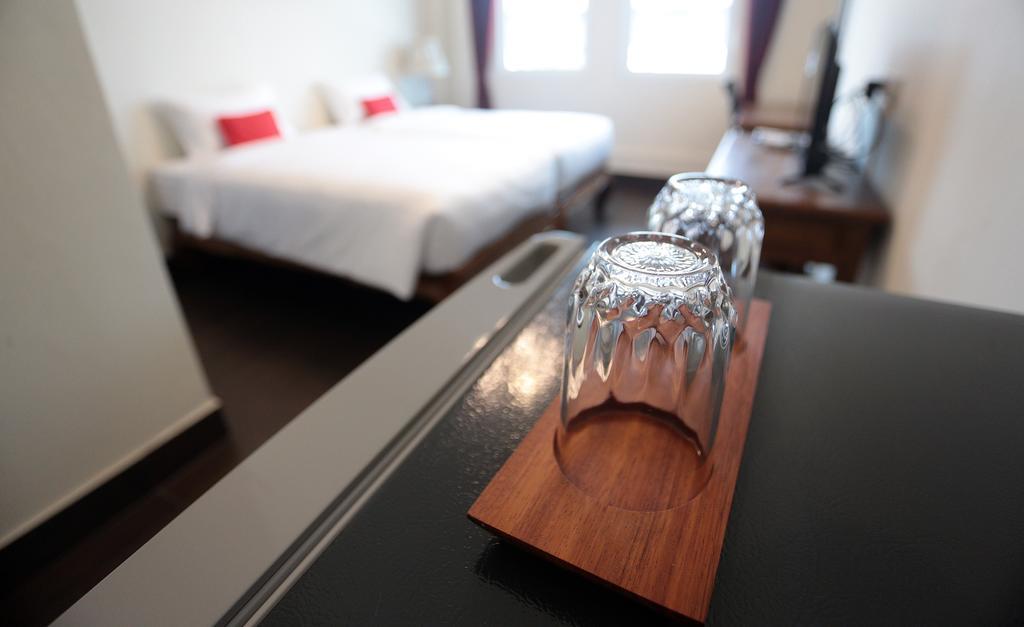 The Myth - Sud Sathorn Bed & Breakfast Bangkok Exterior photo