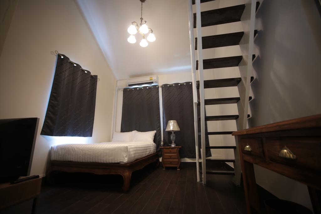 The Myth - Sud Sathorn Bed & Breakfast Bangkok Room photo