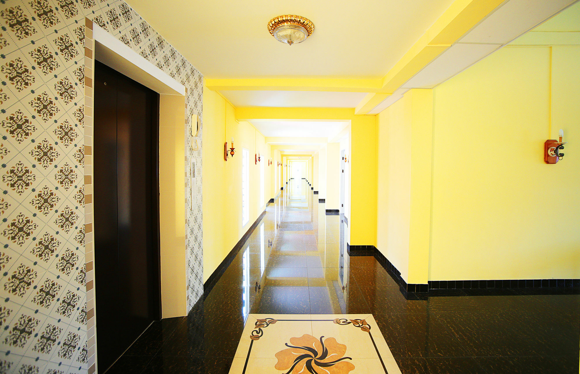 The Myth - Sud Sathorn Bed & Breakfast Bangkok Exterior photo
